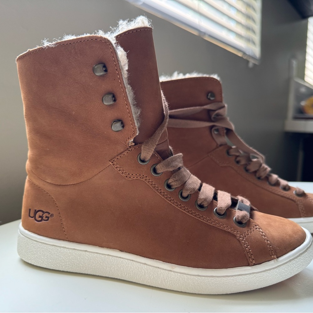UGG Starlyn High-Top Boots in chestnut- shearling lining- NEW